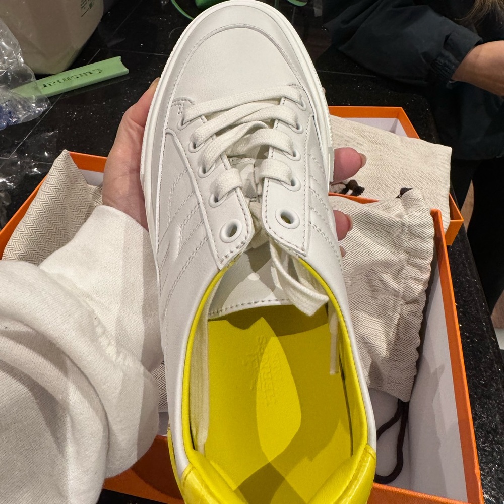 Hermes Blanc/Jaune Topaze Calfskin Leather Day Sneakers